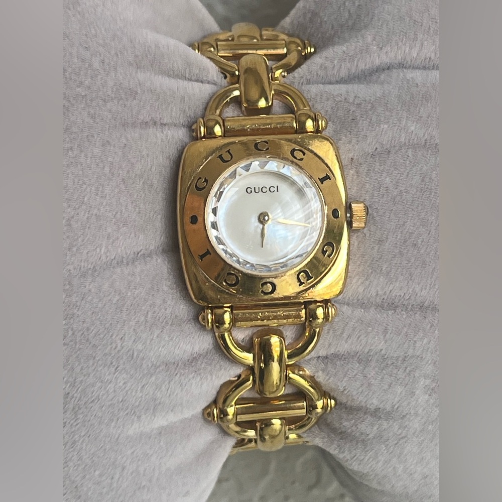 GUCCI 6400L HORSEBIT Gold Plated 18K/ 10 microns MOP shell Dial Ladies Watch
